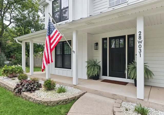 Photo 3 of Single family home for sale at 28w031 Greenview Ave, Warrenville, IL 60555 | MLS# 12757844 | Listing updated on 2026-09-22