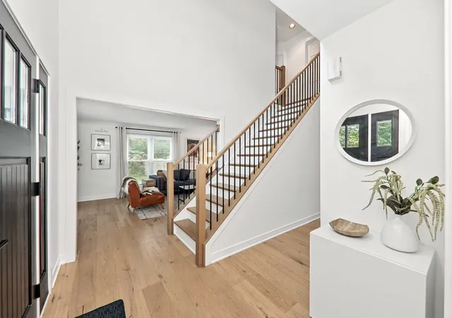 Photo 4 of Single family home for sale at 28w031 Greenview Ave, Warrenville, IL 60555 | MLS# 12757844 | Listing updated on 2026-09-23