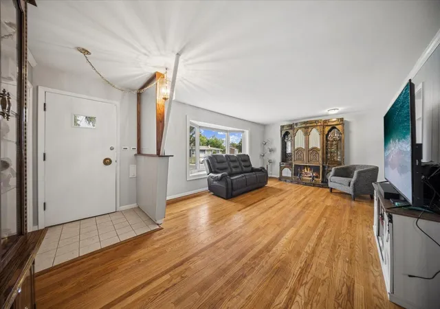 Photo 2 of Single family home for sale at 201 S Yale Ave, Addison, IL 60101 | MLS# 12757846 | Listing updated on 2026-09-22