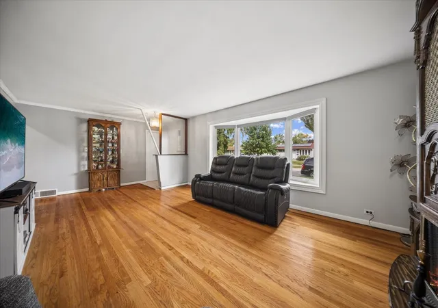 Photo 3 of Single family home for sale at 201 S Yale Ave, Addison, IL 60101 | MLS# 12757846 | Listing updated on 2026-09-22