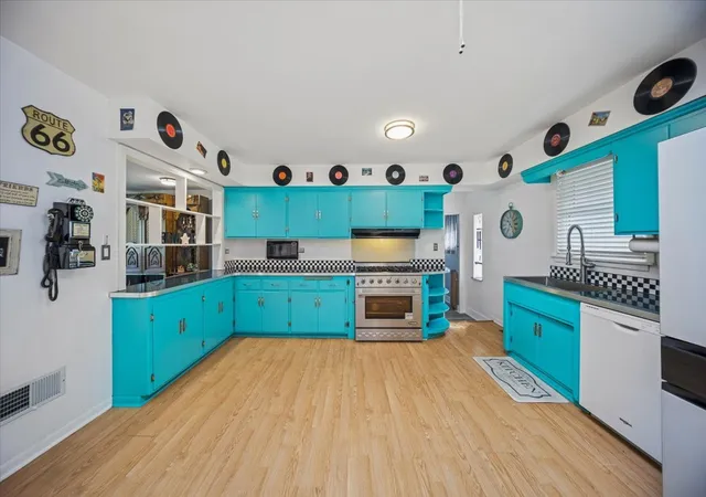 Photo 4 of Single family home for sale at 201 S Yale Ave, Addison, IL 60101 | MLS# 12757846 | Listing updated on 2026-09-22