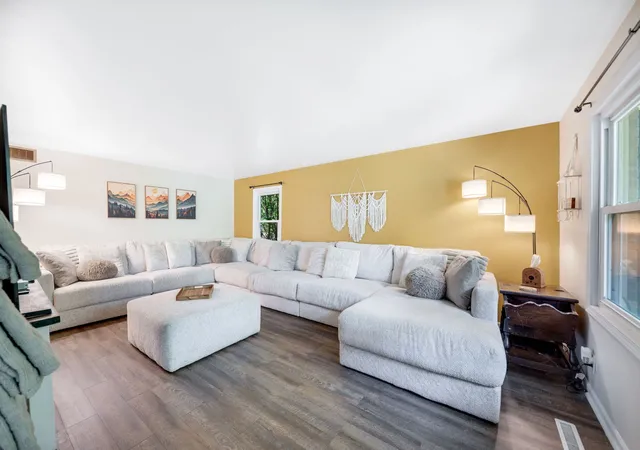 Photo 2 of Single family home for sale at 5074 Oakridge Dr, St. Anne, IL 60964 | MLS# 12757847 | Listing updated on 2026-10-07