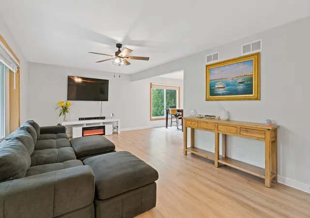 Photo 3 of Single family home for sale at 1720 Bolson Dr, Downers Grove, IL 60516 | MLS# 12757854 | Listing updated on 2026-09-22