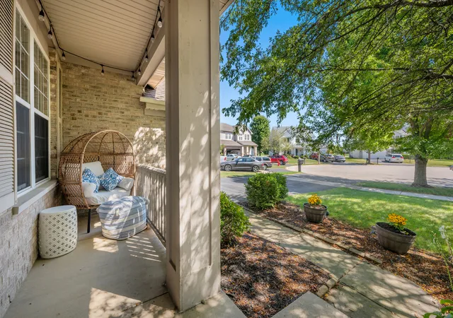 Photo 3 of Single family home for sale at 608 Whalen Ct, North Aurora, IL 60542 | MLS# 12757868 | Listing updated on 2026-09-22