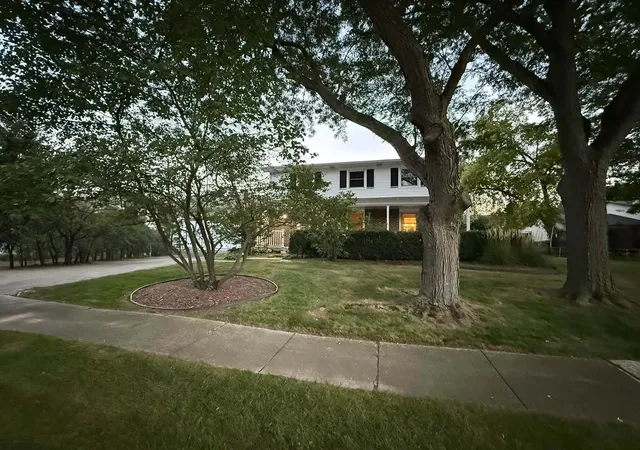 Photo 1 of Single family home for sale at 4421 Oriole Ct, Gurnee, IL 60031 | MLS# 12757877 | Listing updated on 2026-09-18