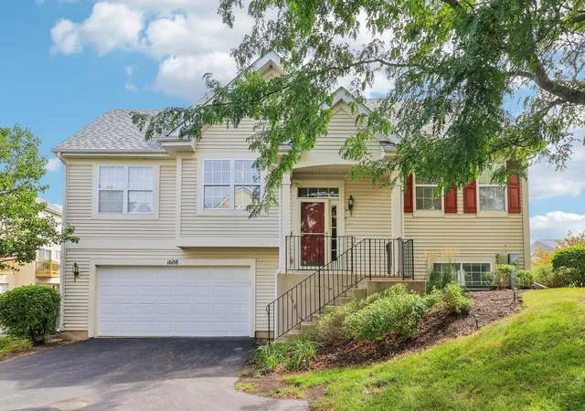 Townhouse for sale at 1608 Windward Dr #1608, Pingree Grove, IL 60140 | MLS# 12757882