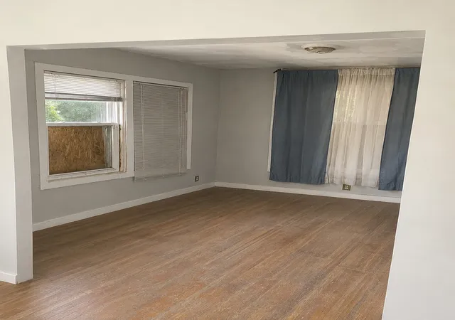 Photo 3 of Single family home for sale at 14728 Riverside Dr, South Holland, IL 60473 | MLS# 12757892 | Listing updated on 2026-09-18