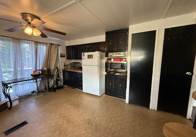 Photo 3 of Manufactured home for sale at 618 Tanglewood Rd, Matteson, IL 60443 | MLS# 12757902 | Listing updated on 2026-09-27