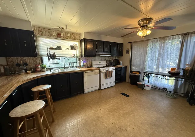 Photo 4 of Manufactured home for sale at 618 Tanglewood Rd, Matteson, IL 60443 | MLS# 12757902 | Listing updated on 2026-09-27