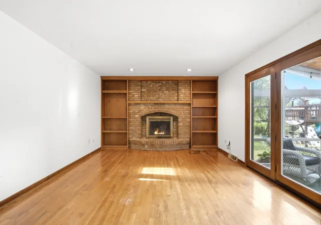 Photo 4 of Single family home for sale at 0s415 Madison St, Winfield, IL 60190 | MLS# 12757904 | Listing updated on 2026-09-25