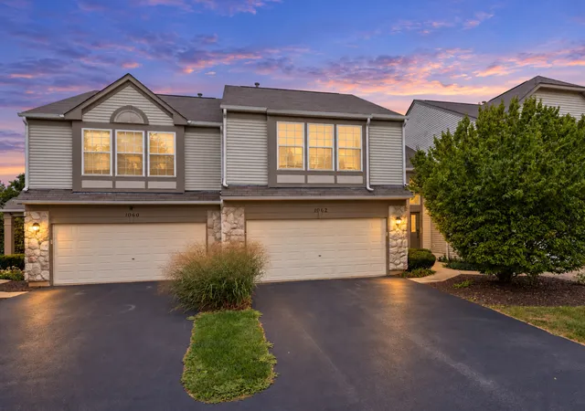 Townhouse for sale at 1062 Stamford Ct, Aurora, IL 60502 | MLS# 12757906