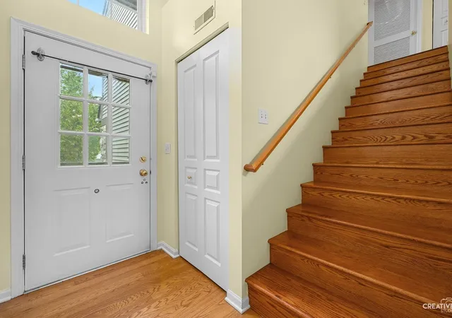 Photo 3 of Townhouse for sale at 1062 Stamford Ct, Aurora, IL 60502 | MLS# 12757906 | Listing updated on 2026-09-18