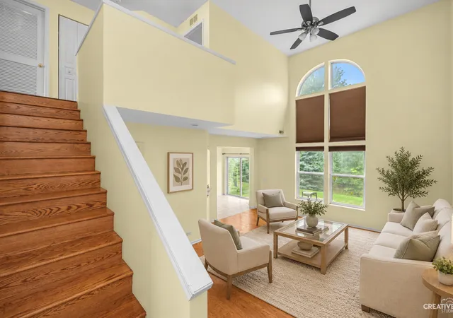 Photo 3 of Townhouse for sale at 1062 Stamford Ct, Aurora, IL 60502 | MLS# 12757906 | Listing updated on 2026-09-18