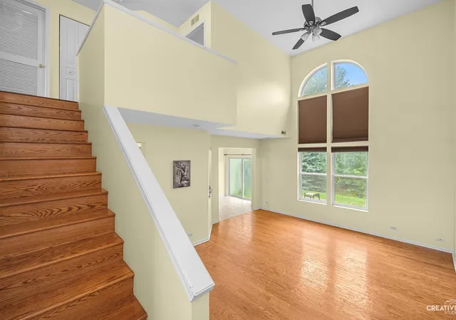 Photo 4 of Townhouse for sale at 1062 Stamford Ct, Aurora, IL 60502 | MLS# 12757906 | Listing updated on 2026-09-18
