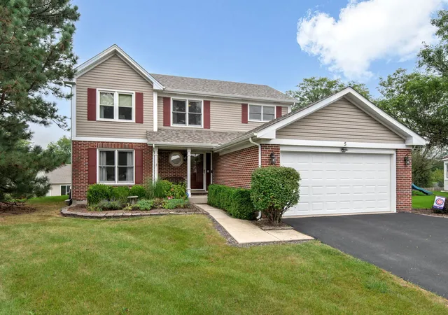 Photo 1 of Single family home for sale at 5 Beaver Crk Ct, Bolingbrook, IL 60490 | MLS# 12757907 | Listing updated on 2026-09-24