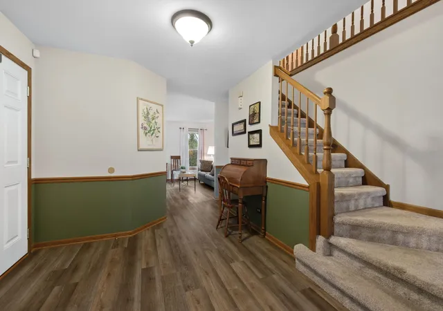 Photo 2 of Single family home for sale at 5 Beaver Crk Ct, Bolingbrook, IL 60490 | MLS# 12757907 | Listing updated on 2026-09-24