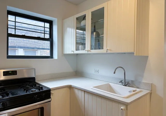Photo 3 of Condo for sale at 506 Madison St #2S, Oak Park, IL 60302 | MLS# 12757926 | Listing updated on 2026-10-01