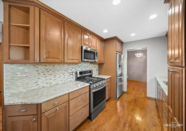 Photo 3 of Sale Pending at 2960 Middlebury Ct, Aurora, IL 60504 | MLS# 12757931 | Listing updated on 2026-09-23