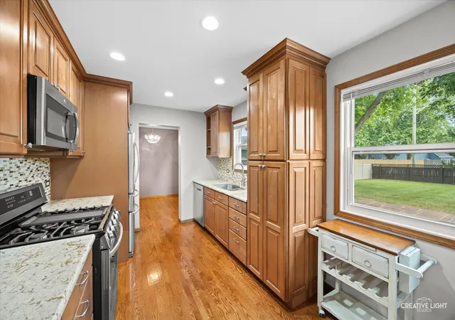 Photo 3 of Sale Pending at 2960 Middlebury Ct, Aurora, IL 60504 | MLS# 12757931 | Listing updated on 2026-09-23