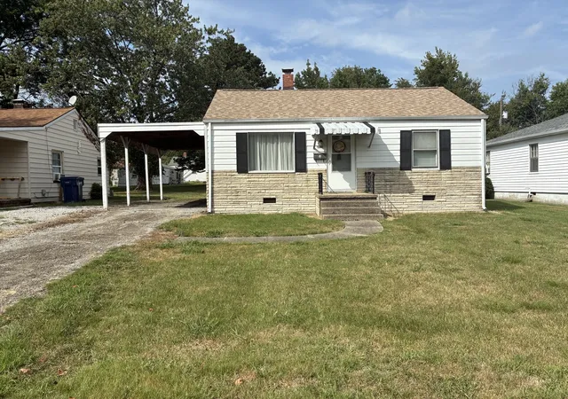 Photo 2 of Single family home for sale at 2712 Logan St, Mt Vernon, IL 62864 | MLS# 12757943 | Listing updated on 2026-09-18