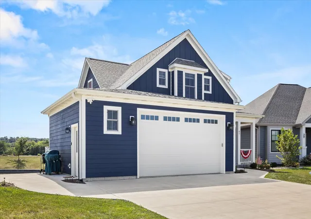 Photo 3 of Single family home for sale at 41 Great Loop Dr, Ottawa, IL 61350 | MLS# 12757944 | Listing updated on 2026-09-24
