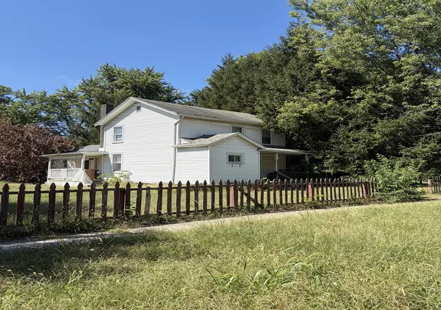 Photo 1 of Single family home for sale at 624 S Water St, Wilmington, IL 60481 | MLS# 12757945 | Listing updated on 2026-09-13