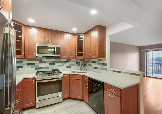 Listing Photo 4 - Condo for sale in building located at 7707 W Irving Park Rd, Chicago, IL 60634 - Unit #202