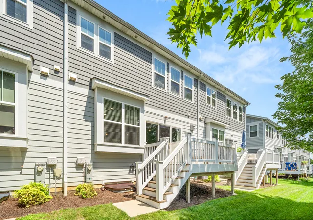 Photo 2 of Townhouse for sale at 638 Riverbank Dr, Geneva, IL 60134 | MLS# 12757956 | Listing updated on 2026-09-18