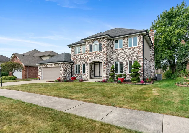 Photo 1 of Single family home for sale at 15020 Landings Ln, Oak Forest, IL 60452 | MLS# 12757967 | Listing updated on 2026-09-27