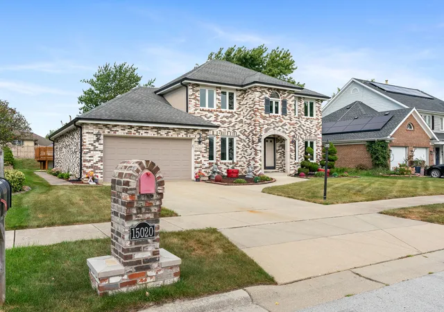 Photo 2 of Single family home for sale at 15020 Landings Ln, Oak Forest, IL 60452 | MLS# 12757967 | Listing updated on 2026-09-27