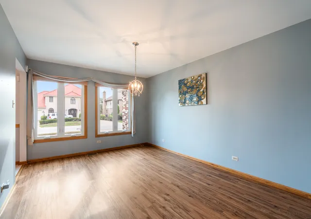 Photo 3 of Single family home for sale at 15020 Landings Ln, Oak Forest, IL 60452 | MLS# 12757967 | Listing updated on 2026-09-27