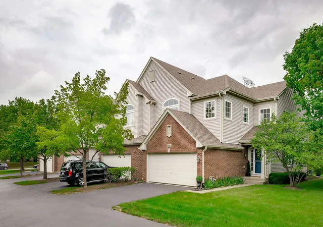 Photo 1 of Townhouse for sale at 6061 Delaney Dr #1, Hoffman Estates, IL 60192 | MLS# 12757968 | Listing updated on 2026-09-23