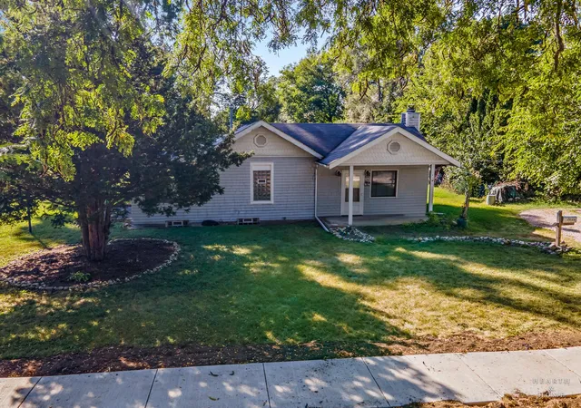 Photo 1 of Single family home for sale at 800 S River Rd, Fox River Grove, IL 60021 | MLS# 12757982 | Listing updated on 2026-09-18