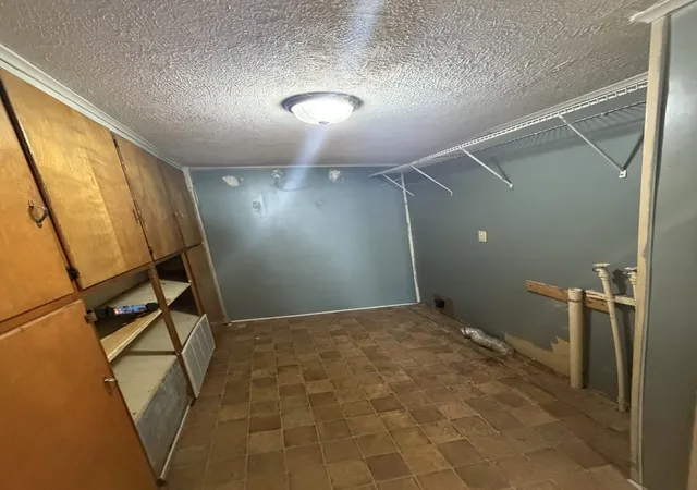 Photo 4 of Single family home for sale at 110 W Webb St, Carmi, IL 62821 | MLS# 12757983 | Listing updated on 2026-09-29