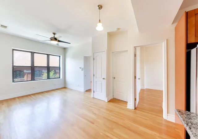Listing Photo 5 - Condo for sale in building located at 5605 N Glenwood Ave, Chicago, IL 60660 - Unit #3