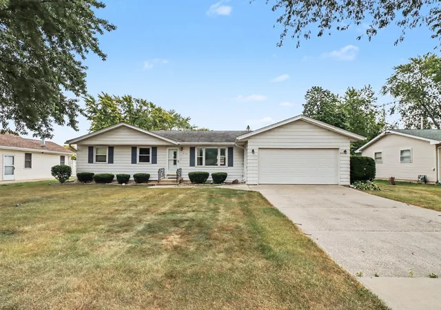 Photo 1 of Single family home for sale at 314 N Wabena Ave, Minooka, IL 60447 | MLS# 12757985 | Listing updated on 2026-09-20