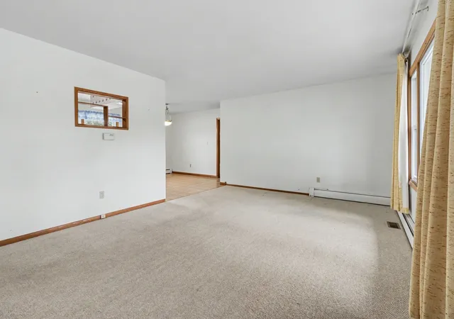 Photo 3 of Single family home for sale at 314 N Wabena Ave, Minooka, IL 60447 | MLS# 12757985 | Listing updated on 2026-09-20