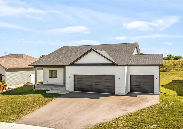 Photo 2 of Single family home for sale at 8557 Blue River Rd, Rockford, IL 61107 | MLS# 12757998 | Listing updated on 2026-09-19