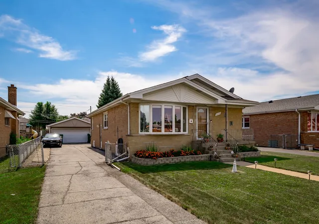 Photo 2 of Single family home for sale at 6113 W 80th Place, Burbank, IL 60459 | MLS# 12758000 | Listing updated on 2026-09-23