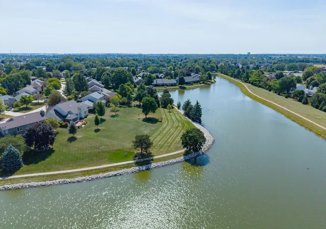 Photo 3 of Single family home for sale at 13 Bay Pointe Dr, Bloomington, IL 61704 | MLS# 12758005 | Listing updated on 2026-09-26