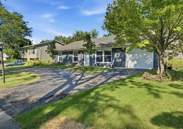 Photo 2 of Sale Pending at 7927 Sherwood Cir, Hanover Park, IL 60133 | MLS# 12758016 | Listing updated on 2026-09-20