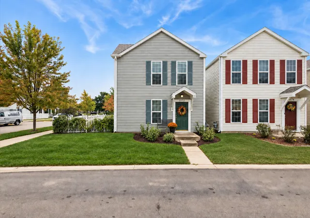 Photo 1 of Single family home for sale at 1572 Victoria Park Cir, Aurora, IL 60504 | MLS# 12758019 | Listing updated on 2026-09-19