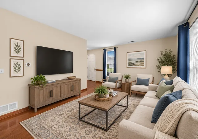 Photo 2 of Single family home for sale at 1572 Victoria Park Cir, Aurora, IL 60504 | MLS# 12758019 | Listing updated on 2026-09-19