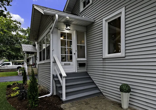 Photo 3 of Single family home for sale at 143 E Division St, Villa Park, IL 60181 | MLS# 12758030 | Listing updated on 2026-09-23