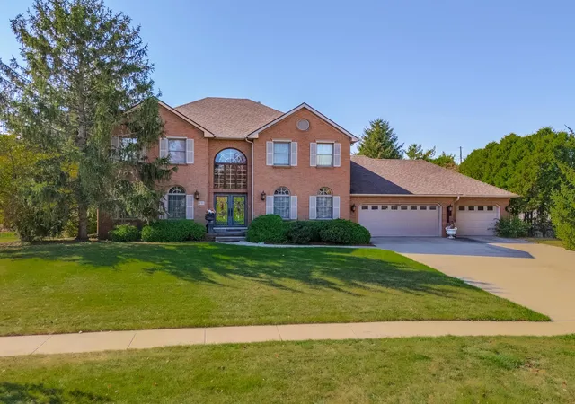 Photo 1 of Single family home for sale at 7 Smokey Ct, Bloomington, IL 61704 | MLS# 12758033 | Listing updated on 2026-09-14