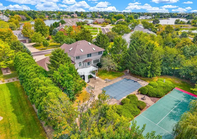 Photo 2 of Single family home for sale at 7 Smokey Ct, Bloomington, IL 61704 | MLS# 12758033 | Listing updated on 2026-09-29