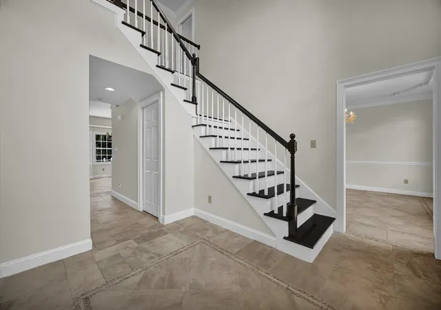 Photo 4 of Single family home for sale at 7 Smokey Ct, Bloomington, IL 61704 | MLS# 12758033 | Listing updated on 2026-09-14