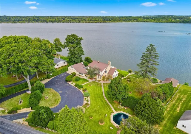 Photo 4 of Single family home for sale at 2105 Riverview Rd, Rock Falls, IL 61071 | MLS# 12758042 | Listing updated on 2026-09-15