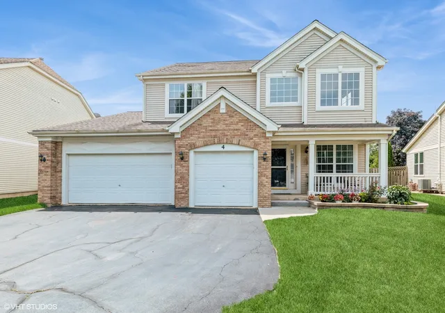 Photo 1 of Single family home for sale at 4 Litchfield Ct, Lake In The Hills, IL 60156 | MLS# 12758058 | Listing updated on 2026-10-04