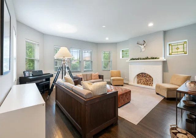 Photo 4 of Single family home for sale at 2637 W Coyle Ave, Chicago, IL 60645 | MLS# 12758063 | Listing updated on 2026-09-16